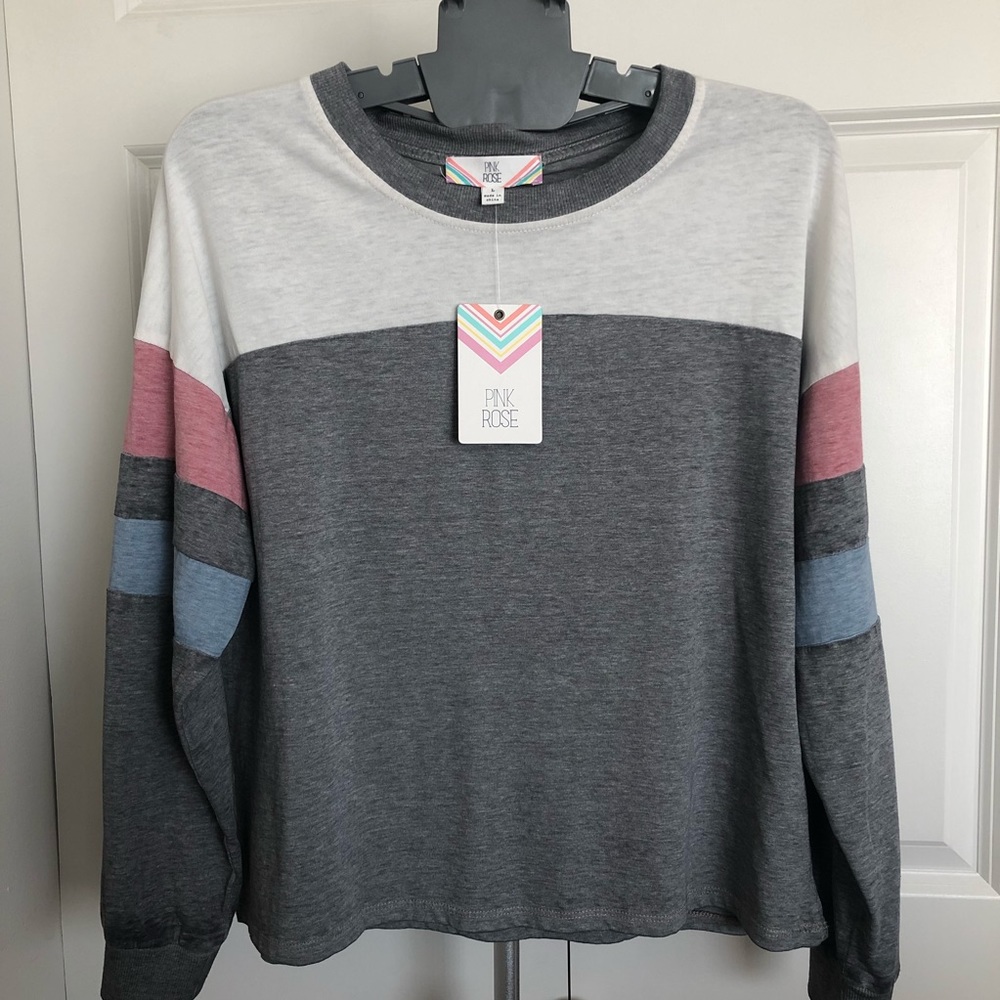 ❌SOLD❌NWT Pink Rose Top - Picture 1 of 4